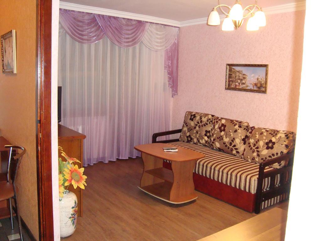 Studio On Stalevarov Near Meduniversity Zaporizhia ภายนอก รูปภาพ
